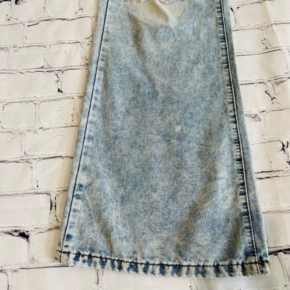 Women’s Wide Leg Flare Jean Heavy Distress size Small - Picture 4 of 7